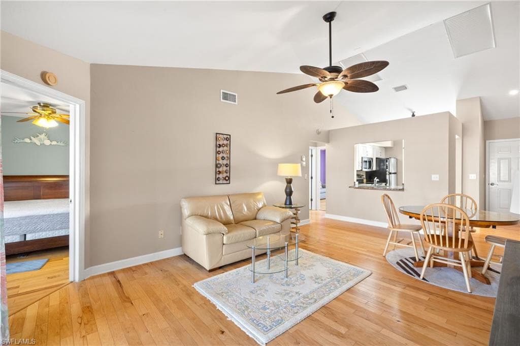 4616 SE 5th PL 208-4