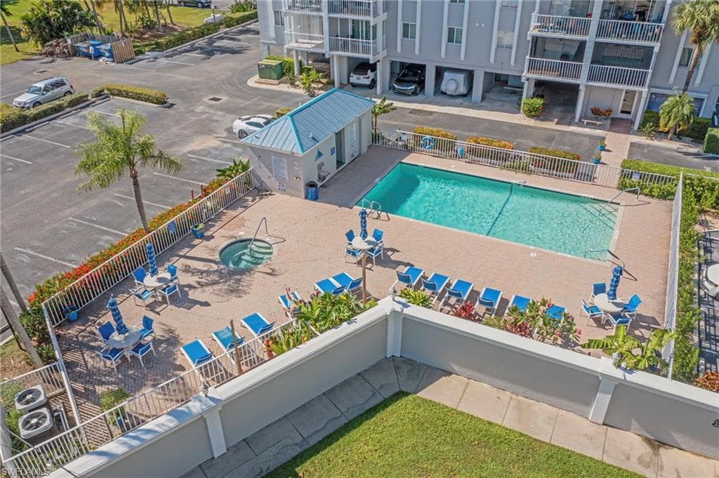 2875 Palm Beach BLVD 205-5