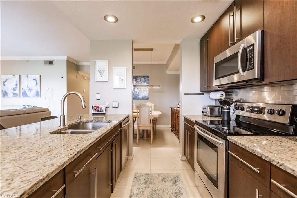 8331 Whiskey Preserve CIR 438-12