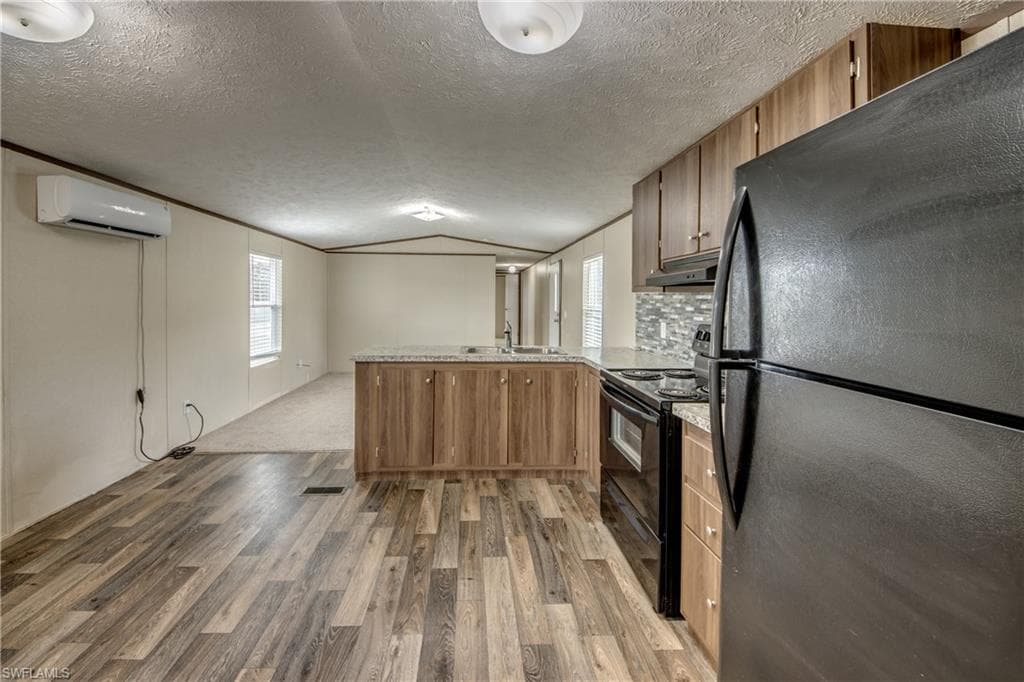352 Sacramento ST-18