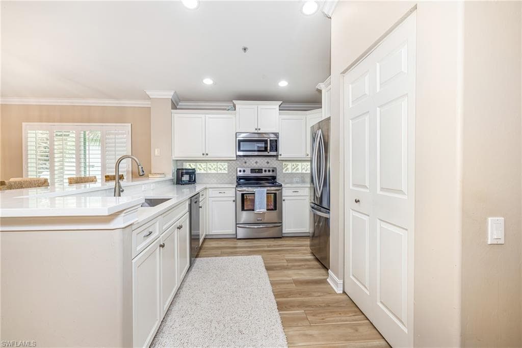 975 Tarpon Cove DR 204-6