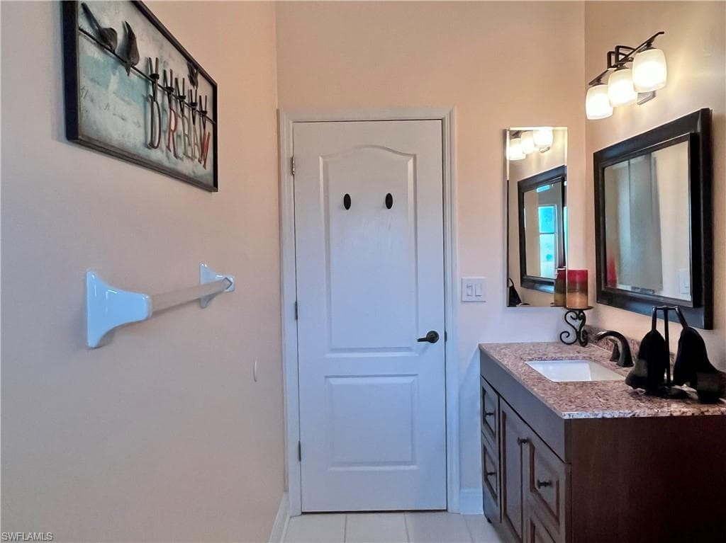 12530 Strathmore LOOP-27