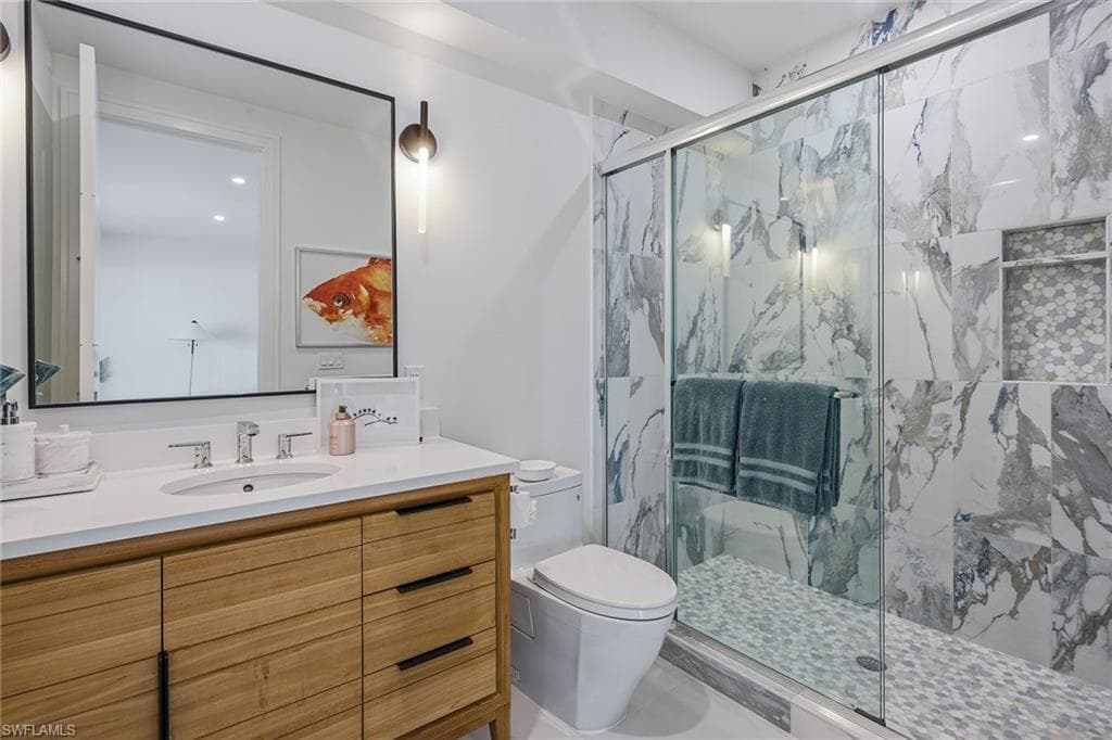158 Beach DR-43