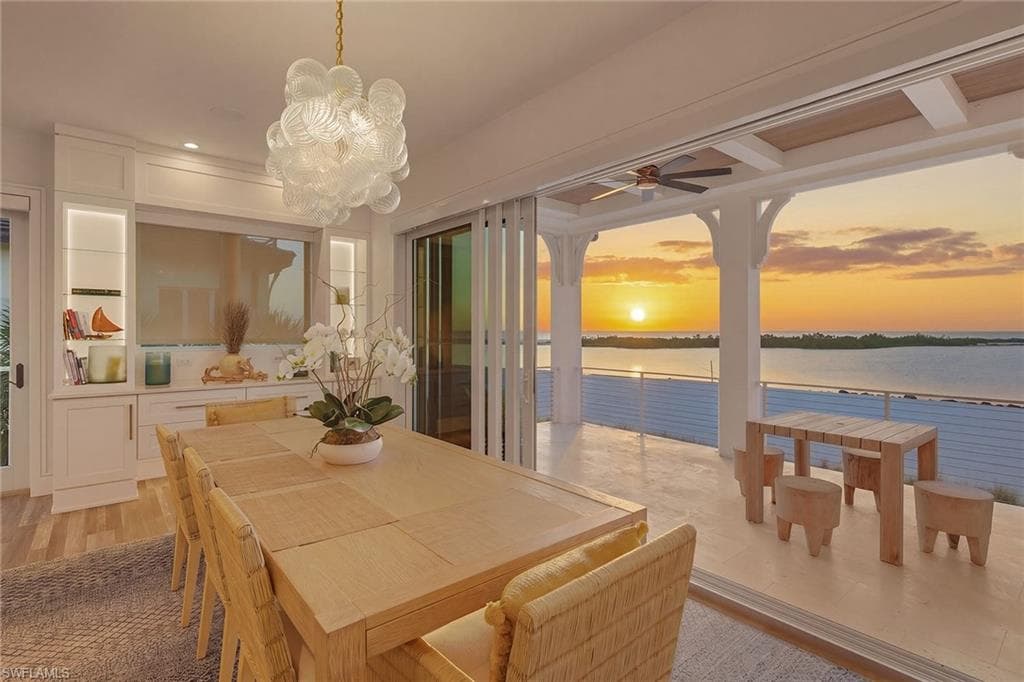 158 Beach DR-16