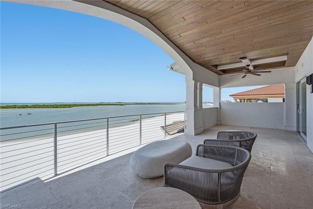 158 Beach DR-36