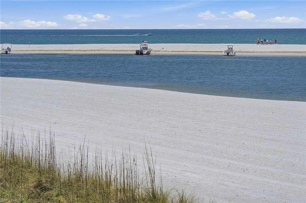 158 Beach DR-45