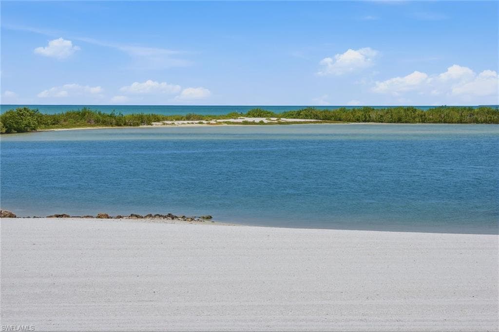 158 Beach DR-50