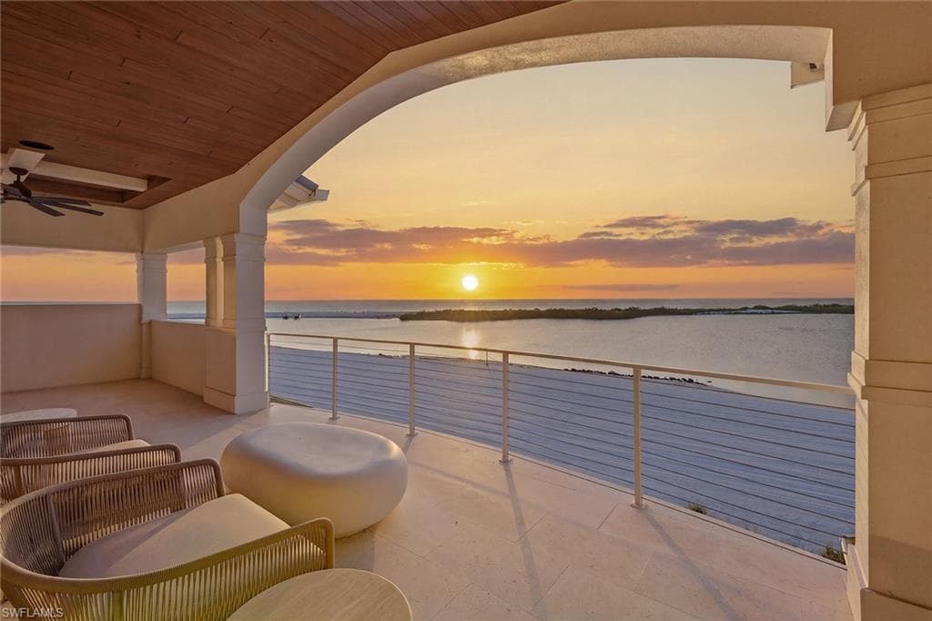 158 Beach DR-37