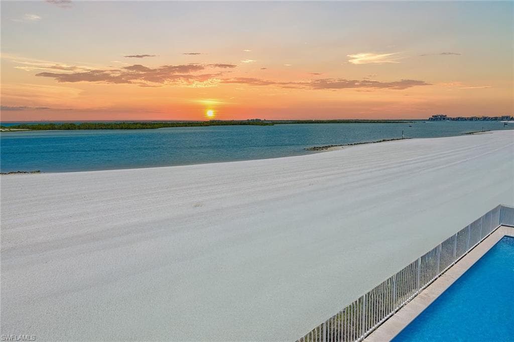 158 Beach DR-48
