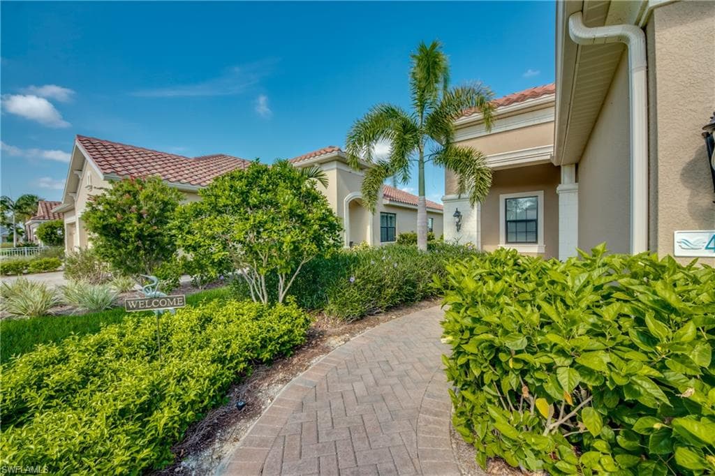 4420 Waterscape LN-19
