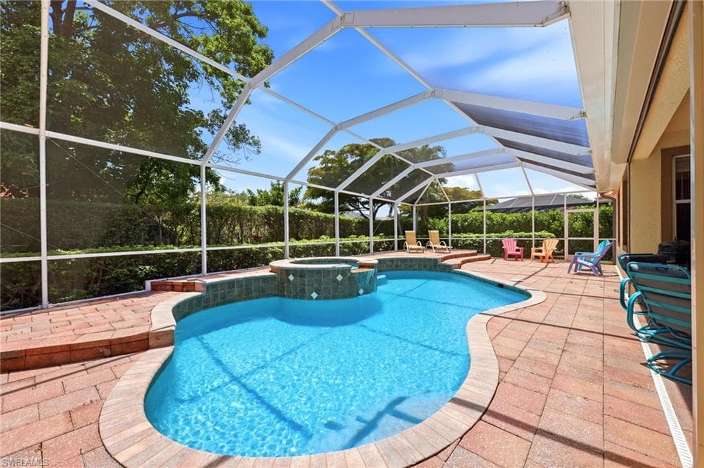 3951 Ruxton RD-12