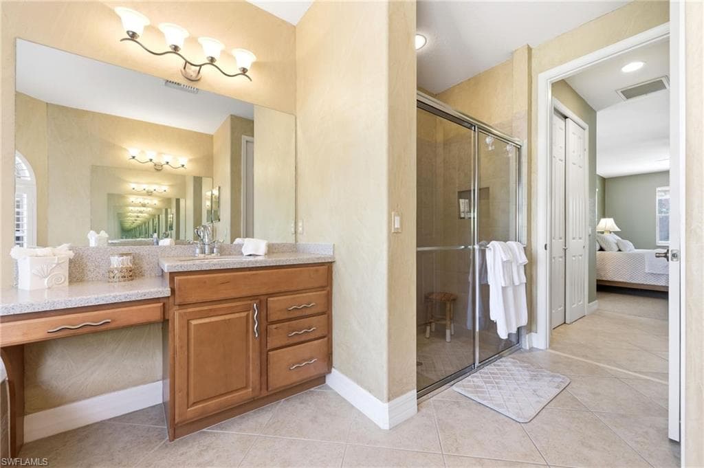 3951 Ruxton RD-18