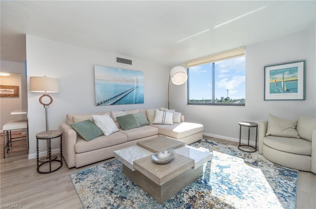 2810 Estero BLVD 511-6
