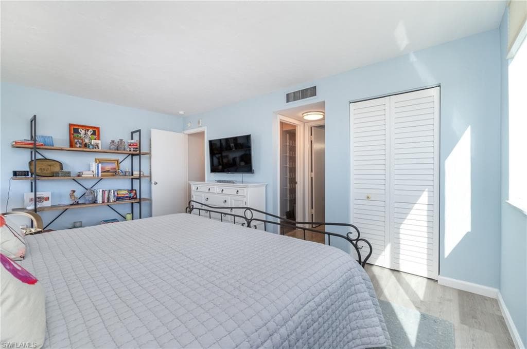 2810 Estero BLVD 511-15