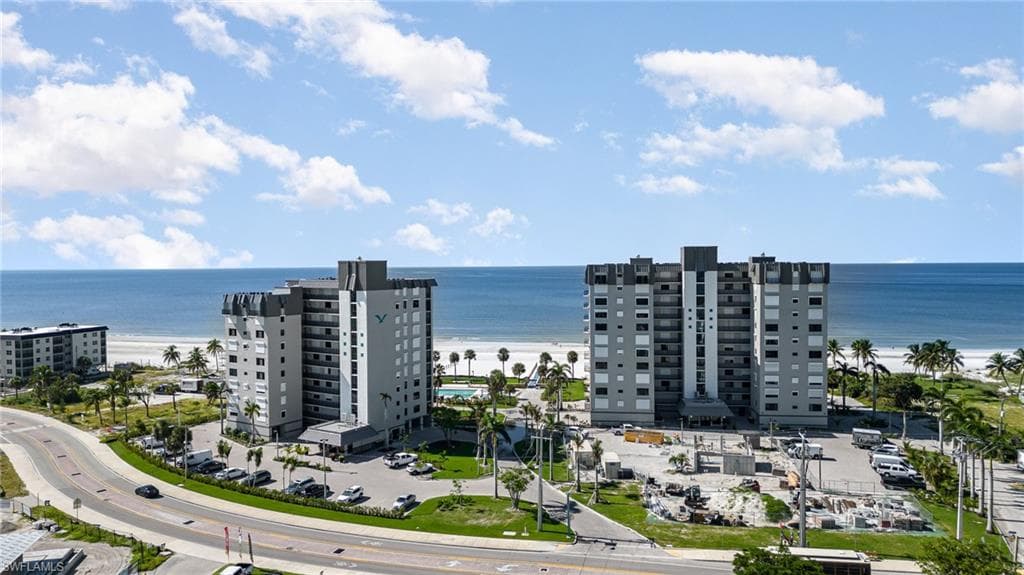 2810 Estero BLVD 511-25