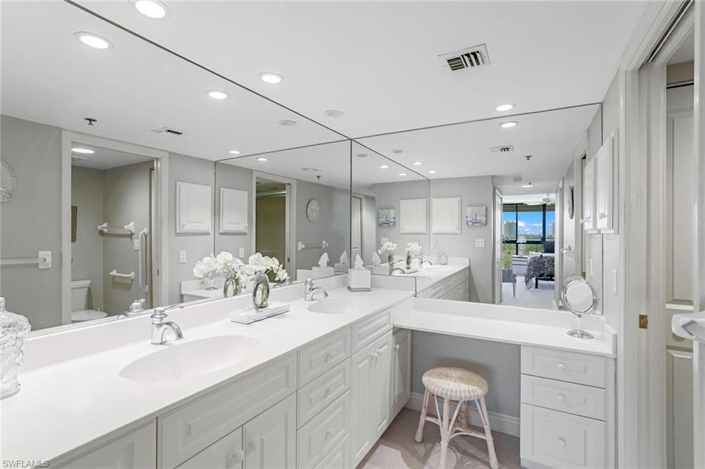 26235 Hickory BLVD 7B-17