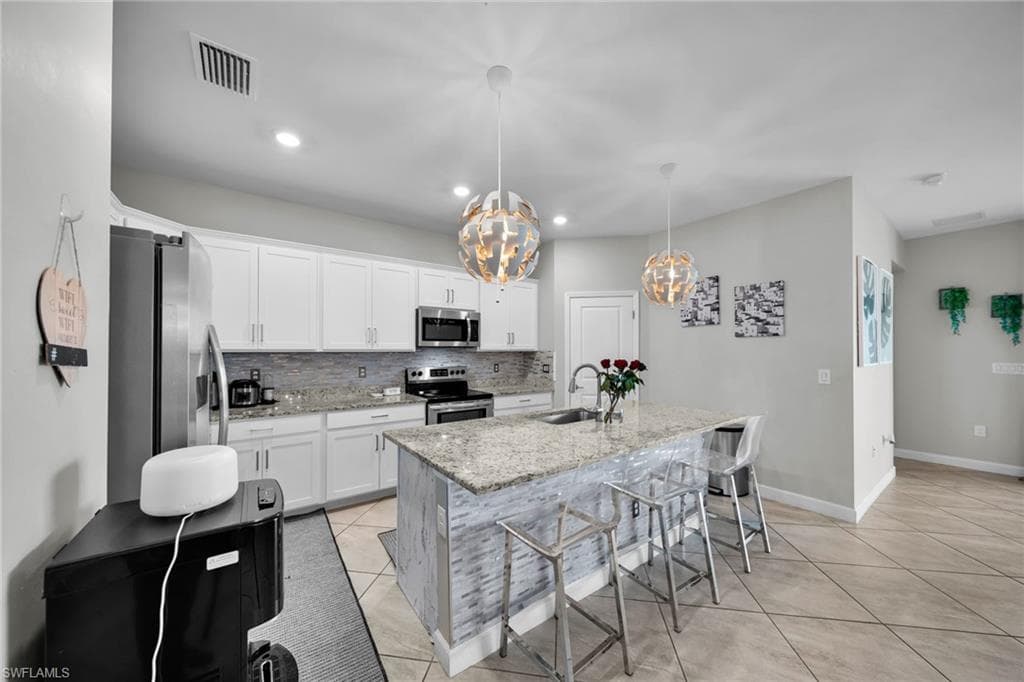 13846 Pine Lodge LN-12