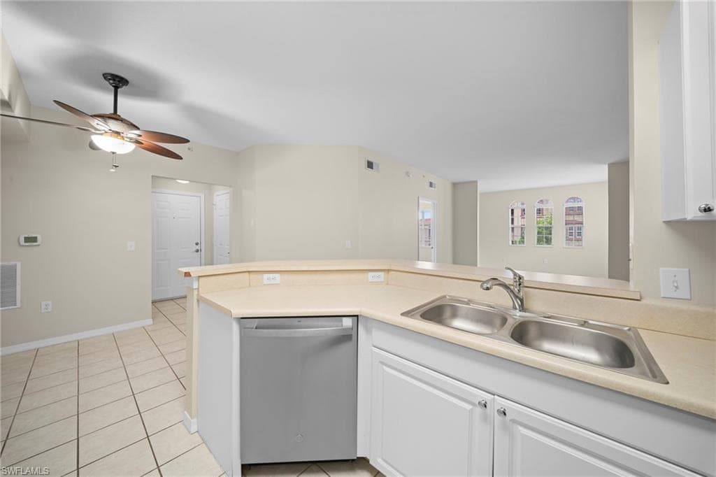 11400 ocean walk LN 214-10
