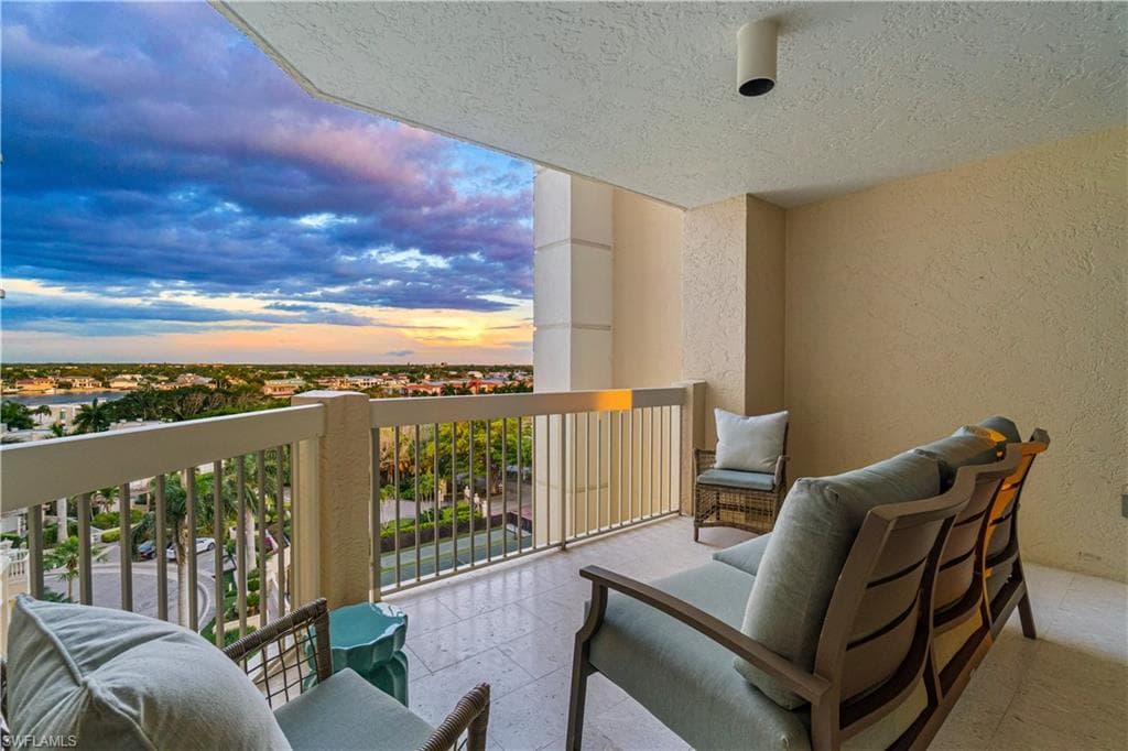 4021 Gulf Shore BLVD N 702-18