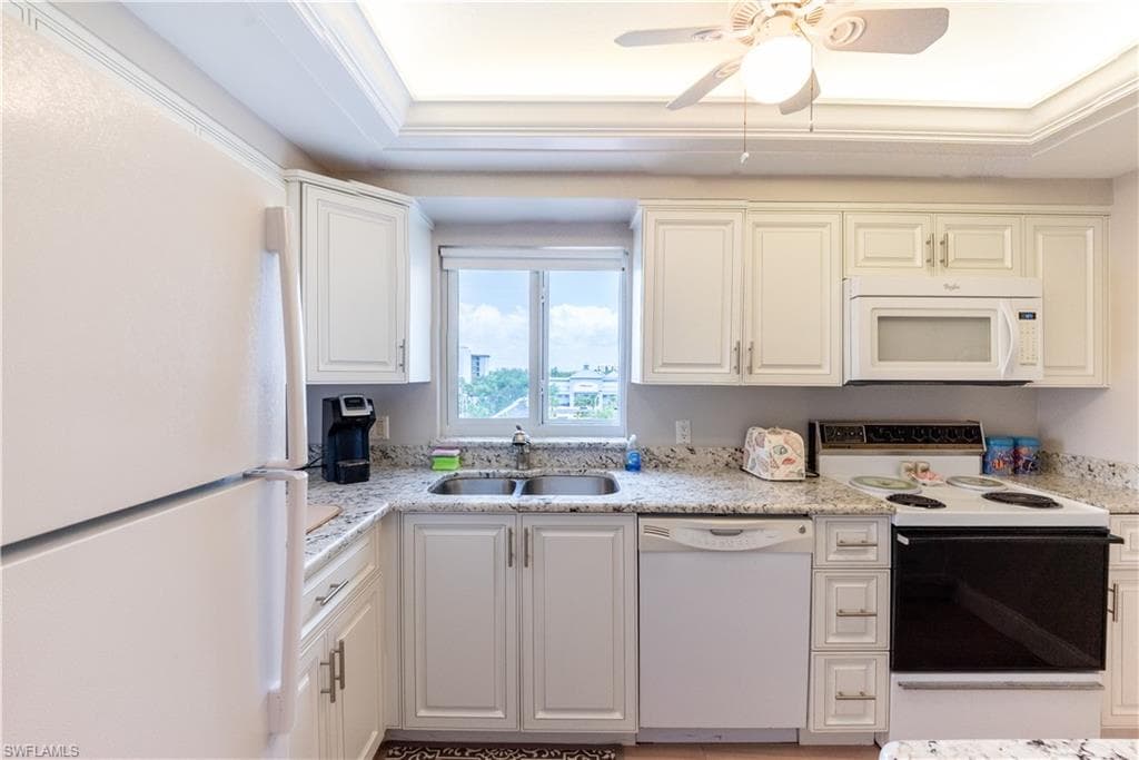 6900 Estero BLVD 401-3