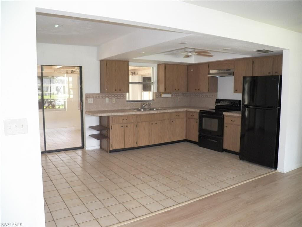 1768 Coral Point DR-11