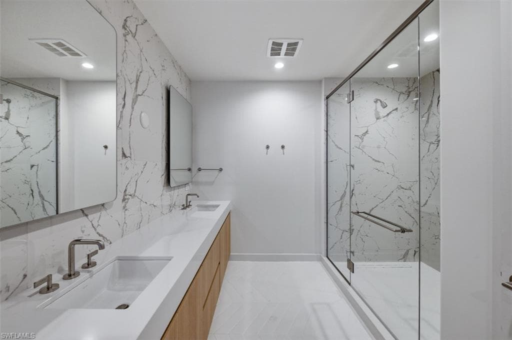 5100 Seagrass BLVD 901-18