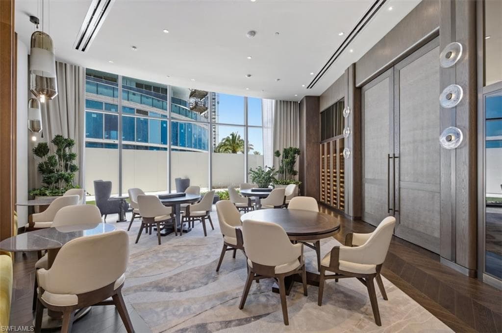 5100 Seagrass BLVD 901-35