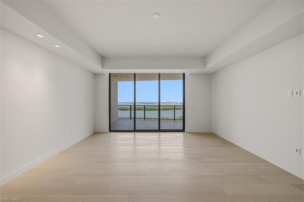 5100 Seagrass BLVD 901-21