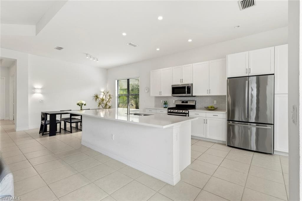 4715 Kensington CIR-3