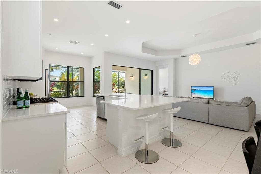 4715 Kensington CIR-5