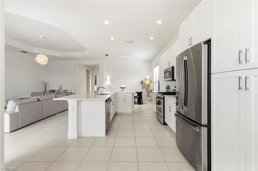 4715 Kensington CIR-4