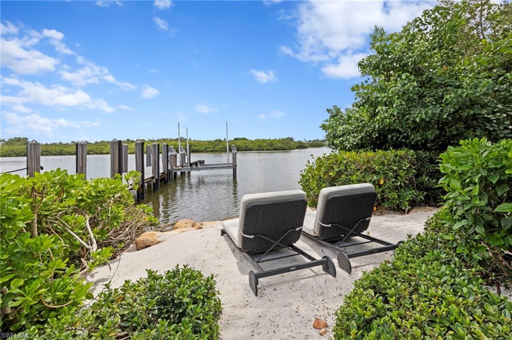 3675 Gordon DR-24