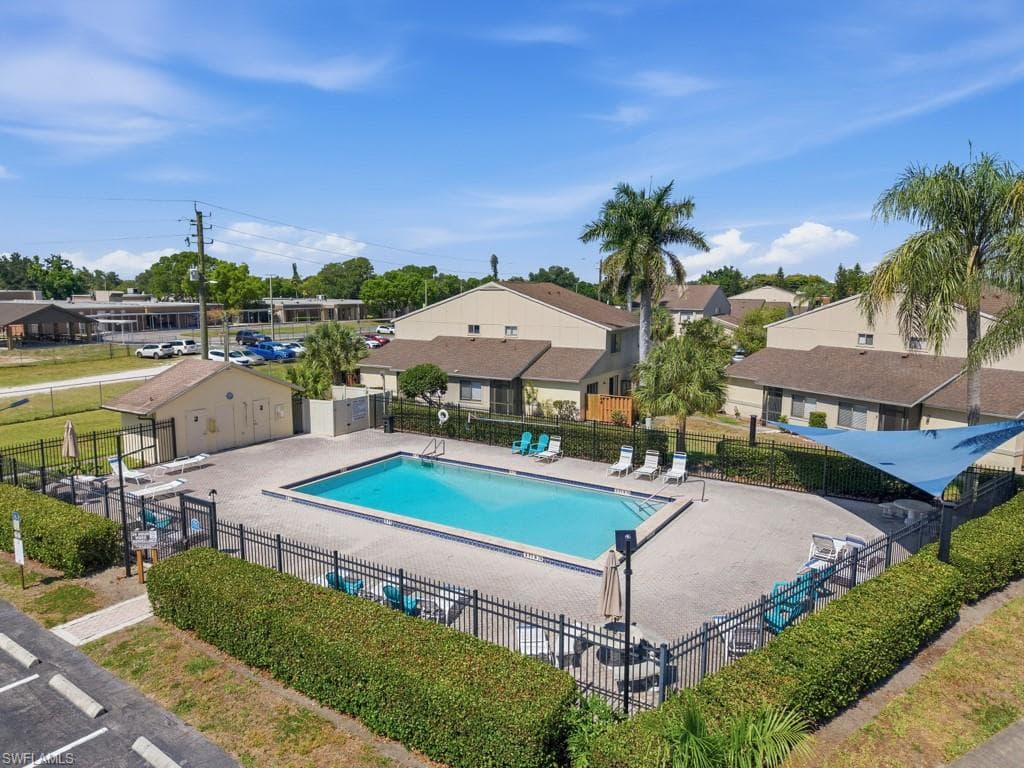 5247 Cedarbend DR 2-25