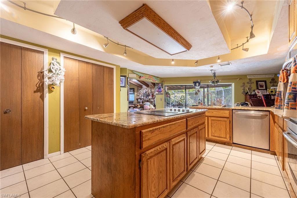 13746 Brynwood LN-17