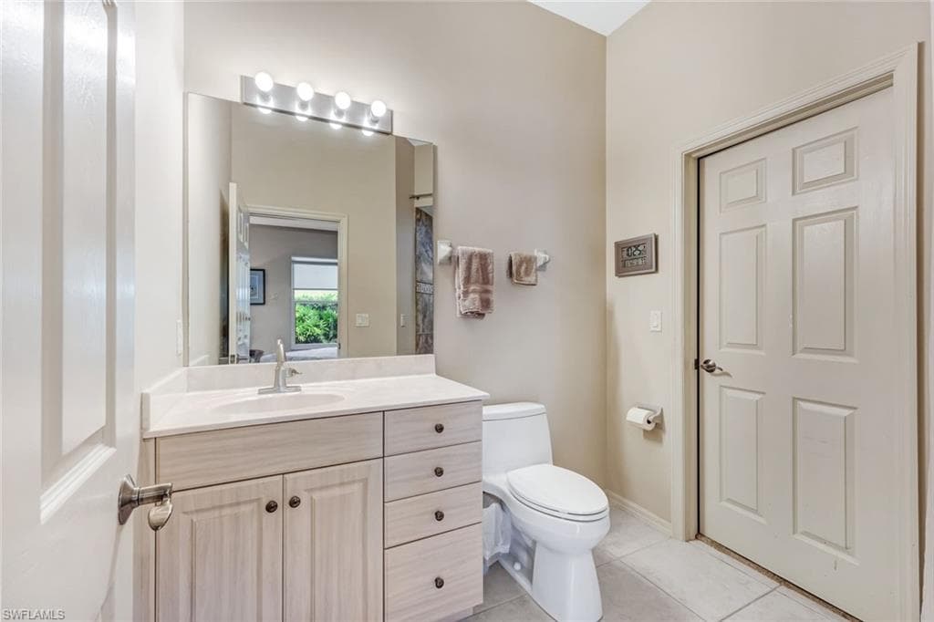 8241 Laurel Lakes BLVD-13