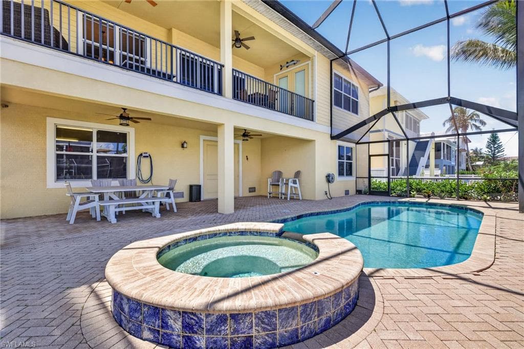 243 Driftwood LN-30