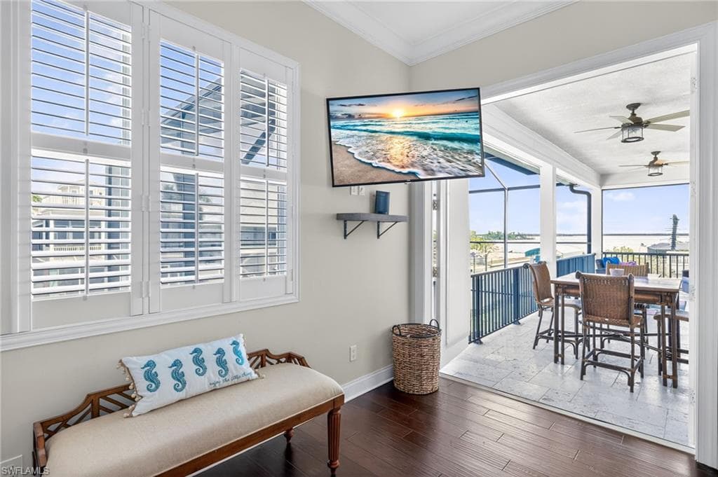 243 Driftwood LN-13