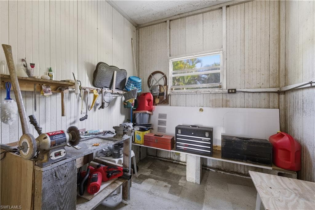 863 Manatee RD-12