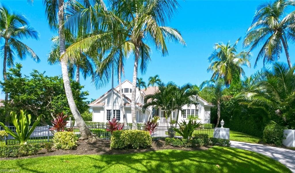 2540 Half Moon WALK-1