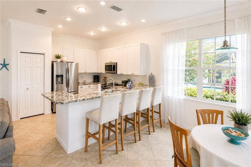 4388 Pomarine CT-8