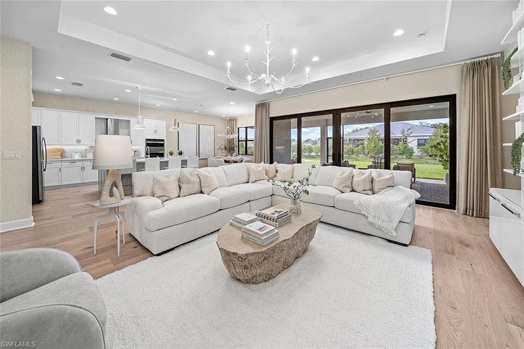 14333 Hogarth PL-3