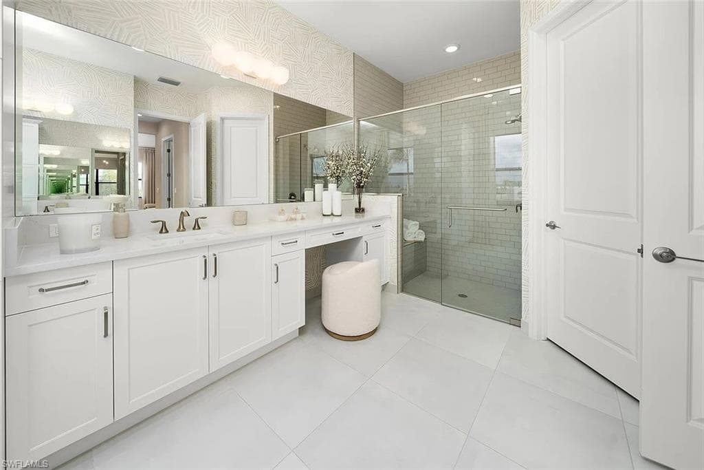 14333 Hogarth PL-9