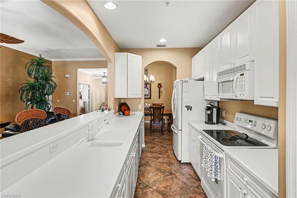 1230 Sweetwater LN 2208-13