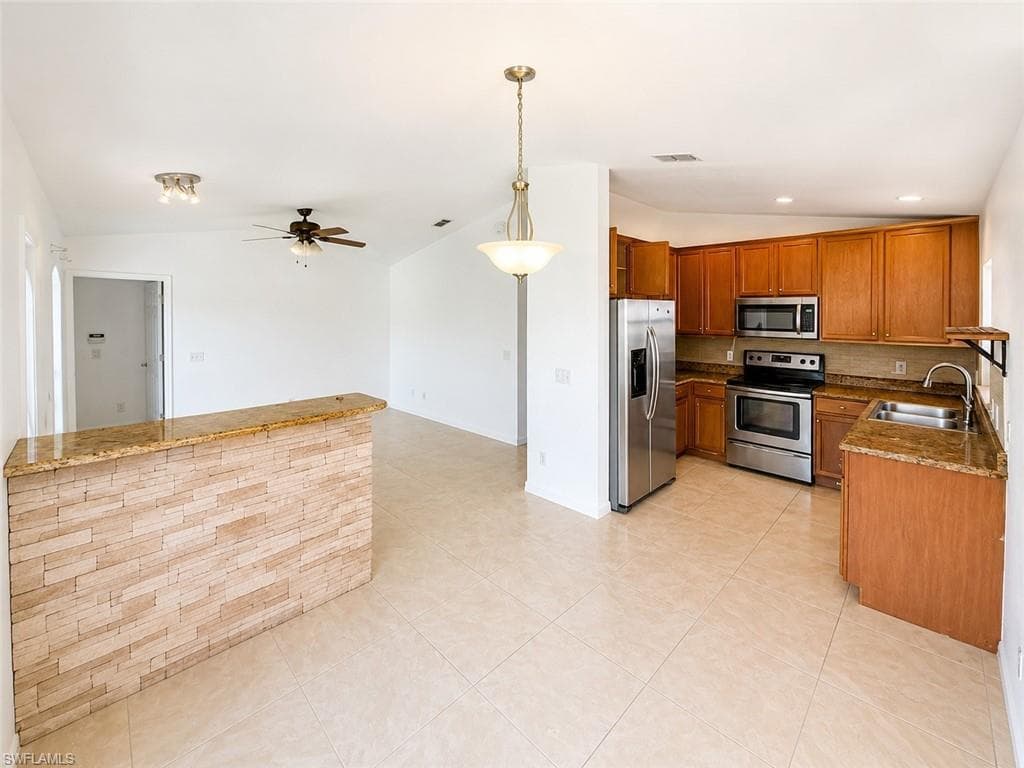 3586 Seagrape AVE-5