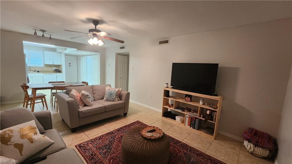 2121 Collier AVE 107-12
