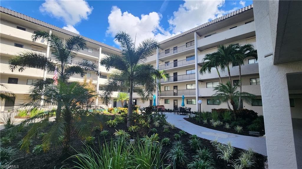 2121 Collier AVE 107-3