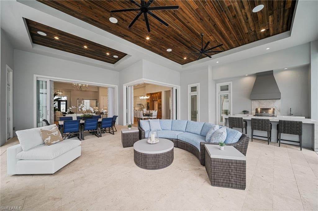 11441 Canal Grande DR-33