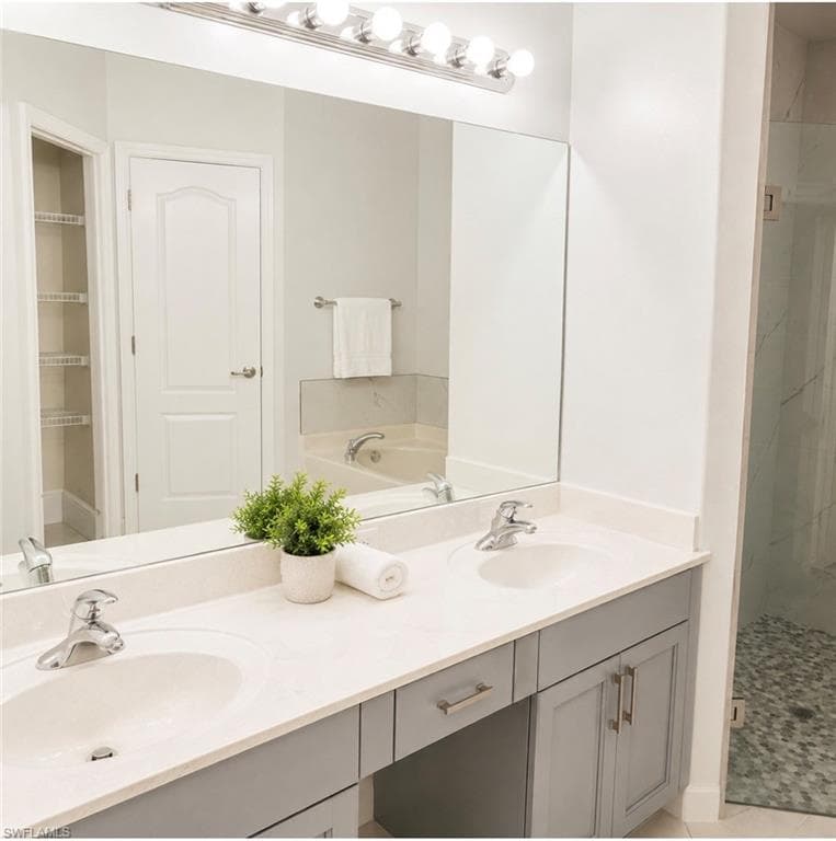 9561 Blue Stone CIR-13
