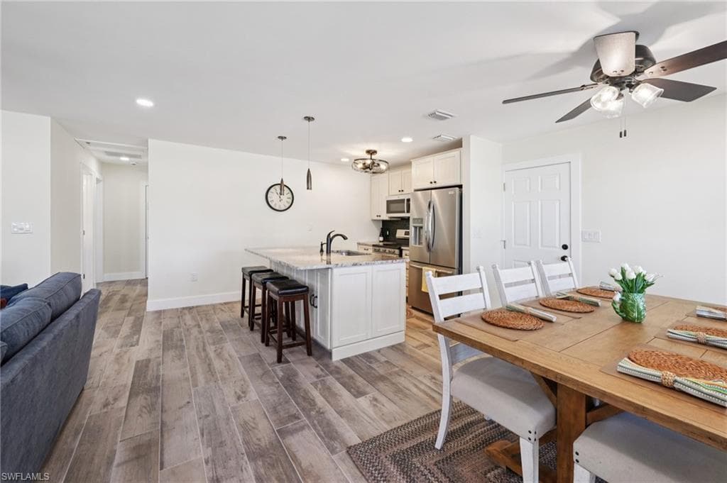 210 Hibiscus DR-6