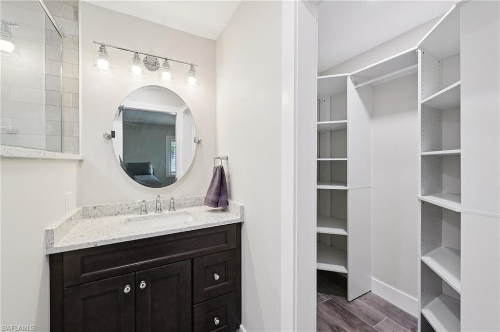 210 Hibiscus DR-25